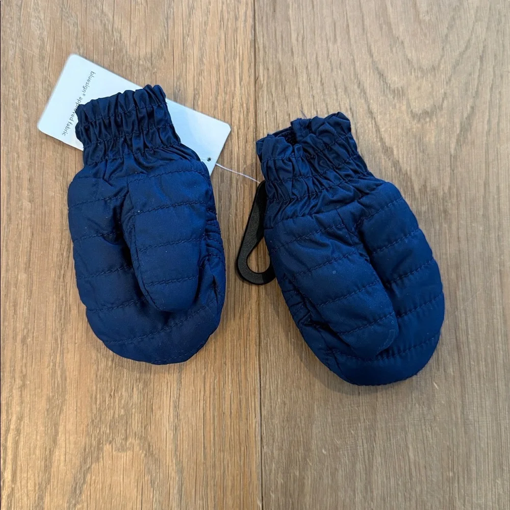 NWT - Patagonia Navy Baby Puff Mitts 3-6 months